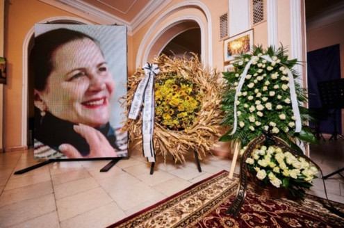 Алла Ландар: «Прощаємося з всенародною любов’ю –  Берегинею української народної пісні Ніною Матвієнко»